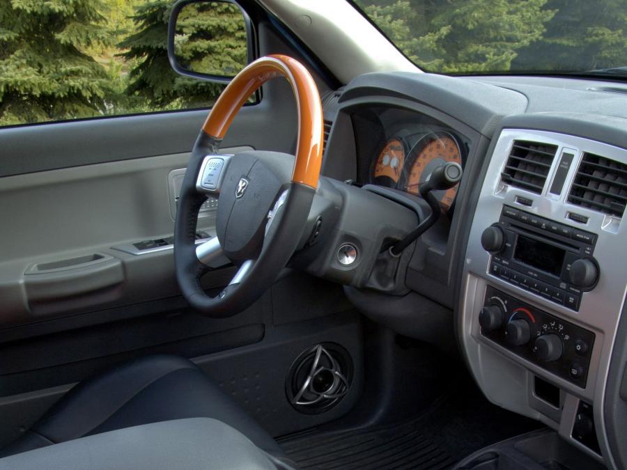  Dodge Dakota MX Warrior Concept 2007 года  (фото 15 из 20)